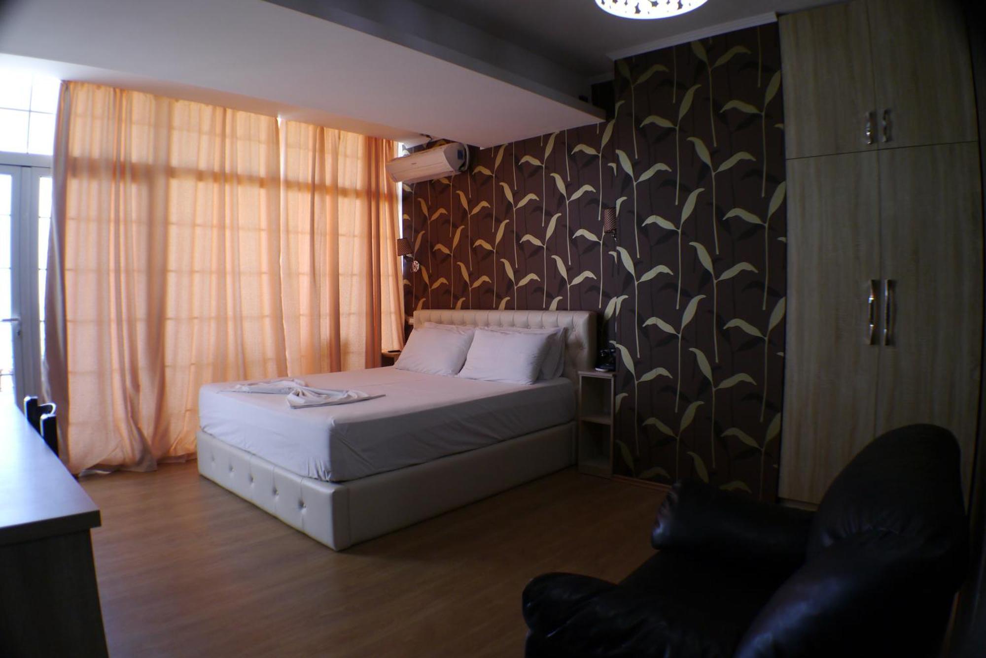 Espana Aparthotel Škalngur エクステリア 写真