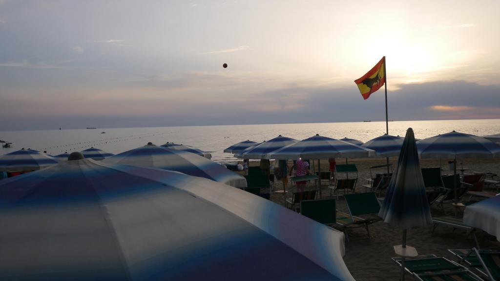 Espana Aparthotel Škalngur エクステリア 写真