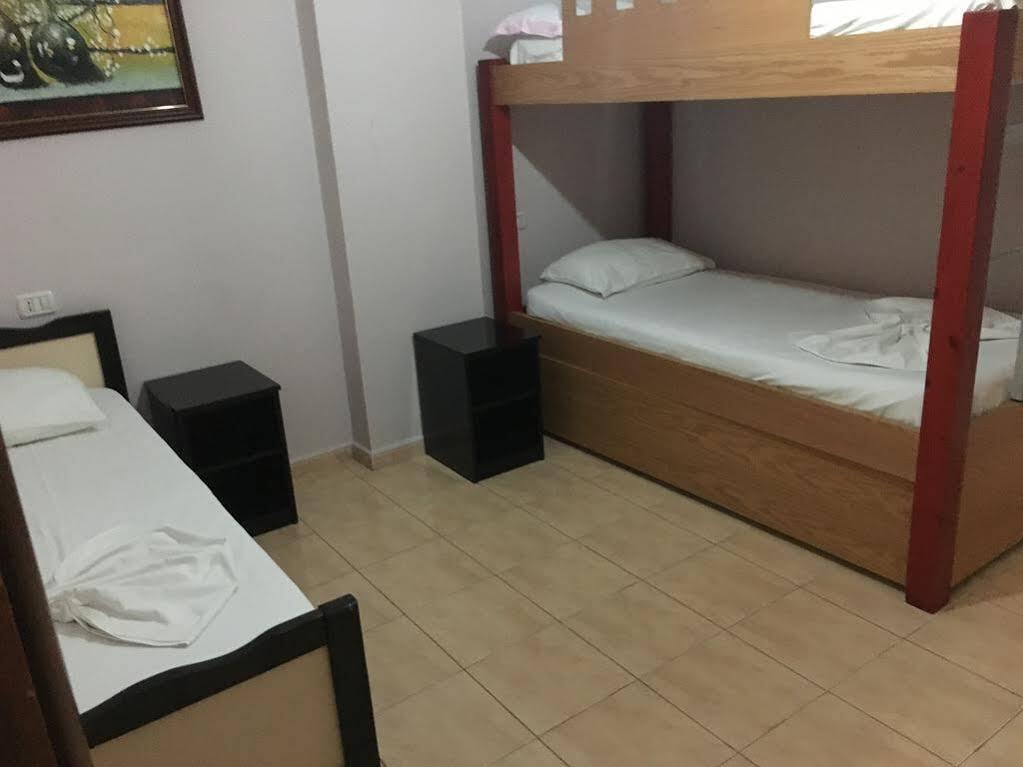 Espana Aparthotel Škalngur エクステリア 写真